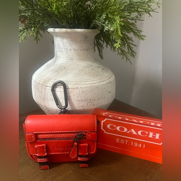 Coach Micro Track Key Fob (NWT) - Picture 1 of 11